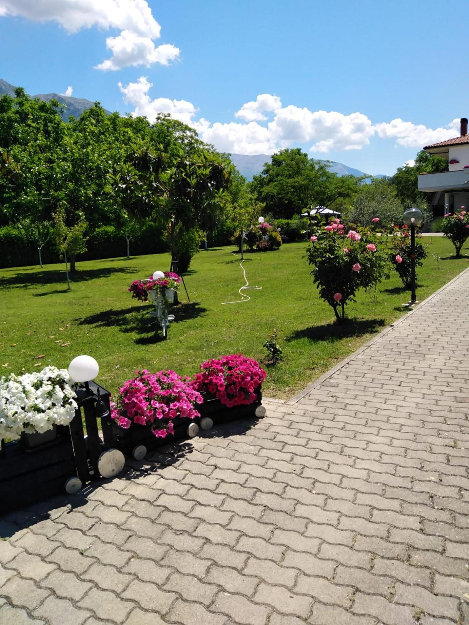 Villa Parco Delle Rose Sulmona Exterior foto